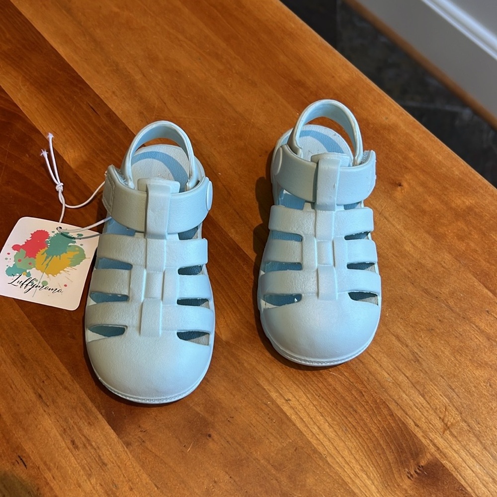 Cyan toddler size 6 fisherman sandals NWT